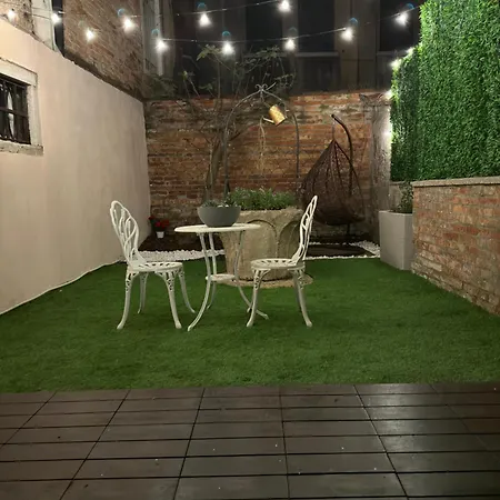 Eden Luxury - Santa Croce * Venedik